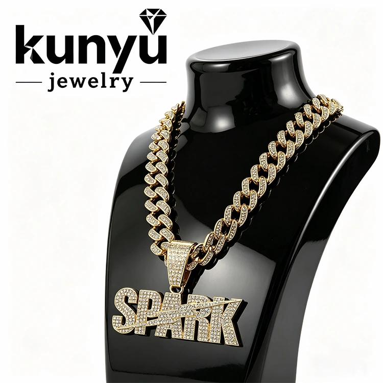 কিভাবে একটি কিউবান লিঙ্ক হিপ হপ দুল আধুনিক রাস্তার পোশাক শৈলী উন্নত করতে পারেন